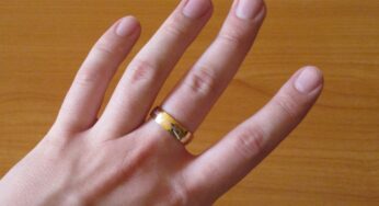 Що означає носіння каблучки на кожному пальці. Багато людей носять її не правильно